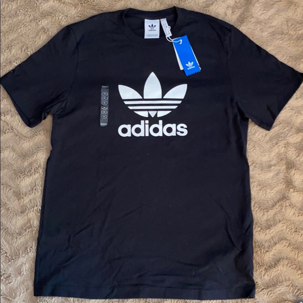 NWT‼️ Adidas Tee